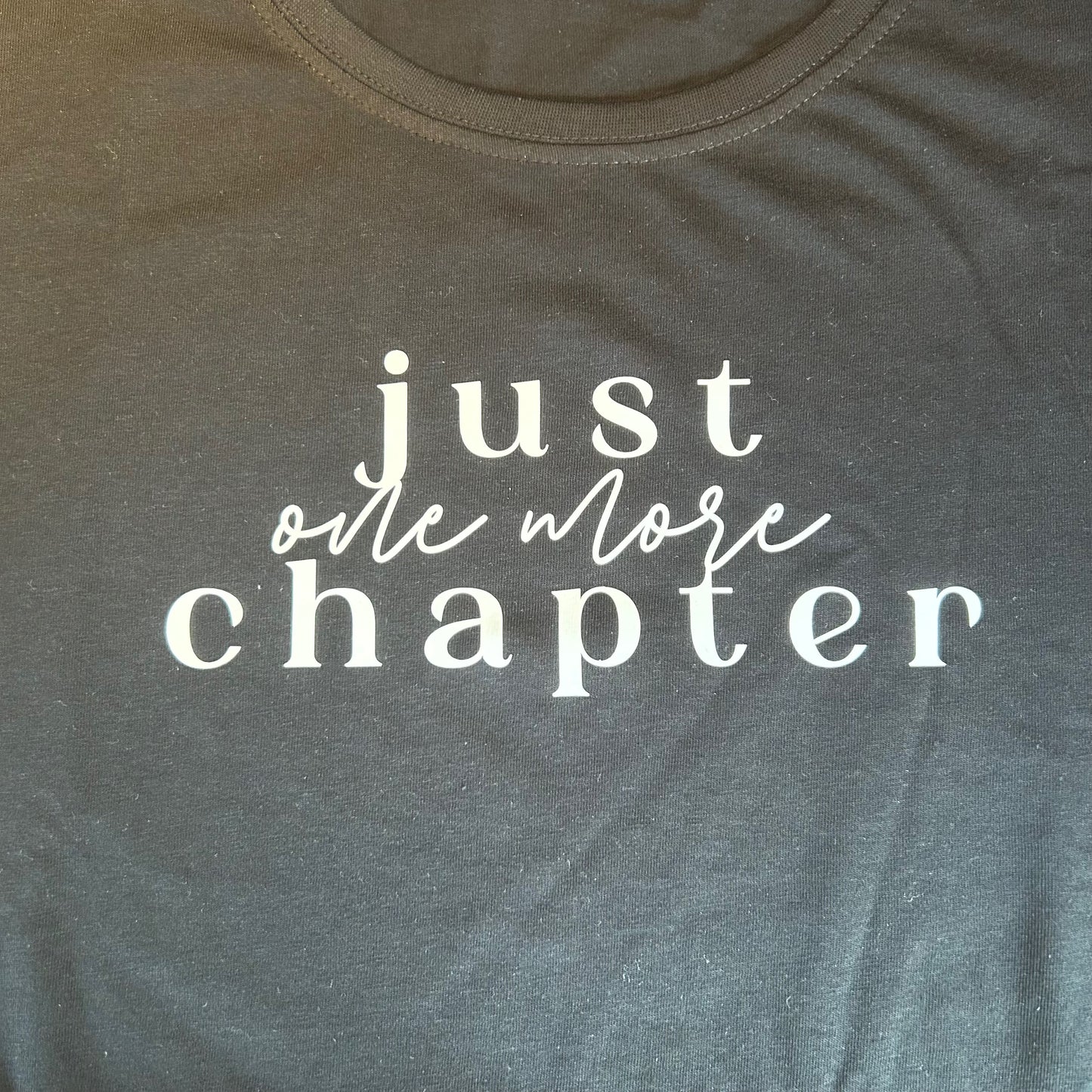 Long Sleeve T-Shirt 'Just one more Chapter'